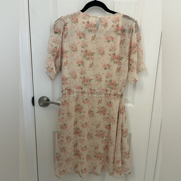 Pale Pink and Floral Dress with Ruffle Details, Sz M - Picture 4 of 8